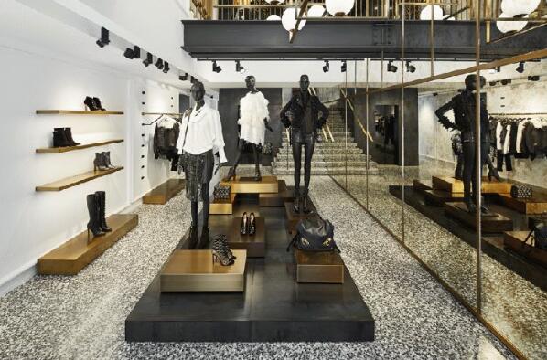 超前時(shí)髦篇服裝店裝修|推薦燦源裝飾官網(wǎng)0771-5858116